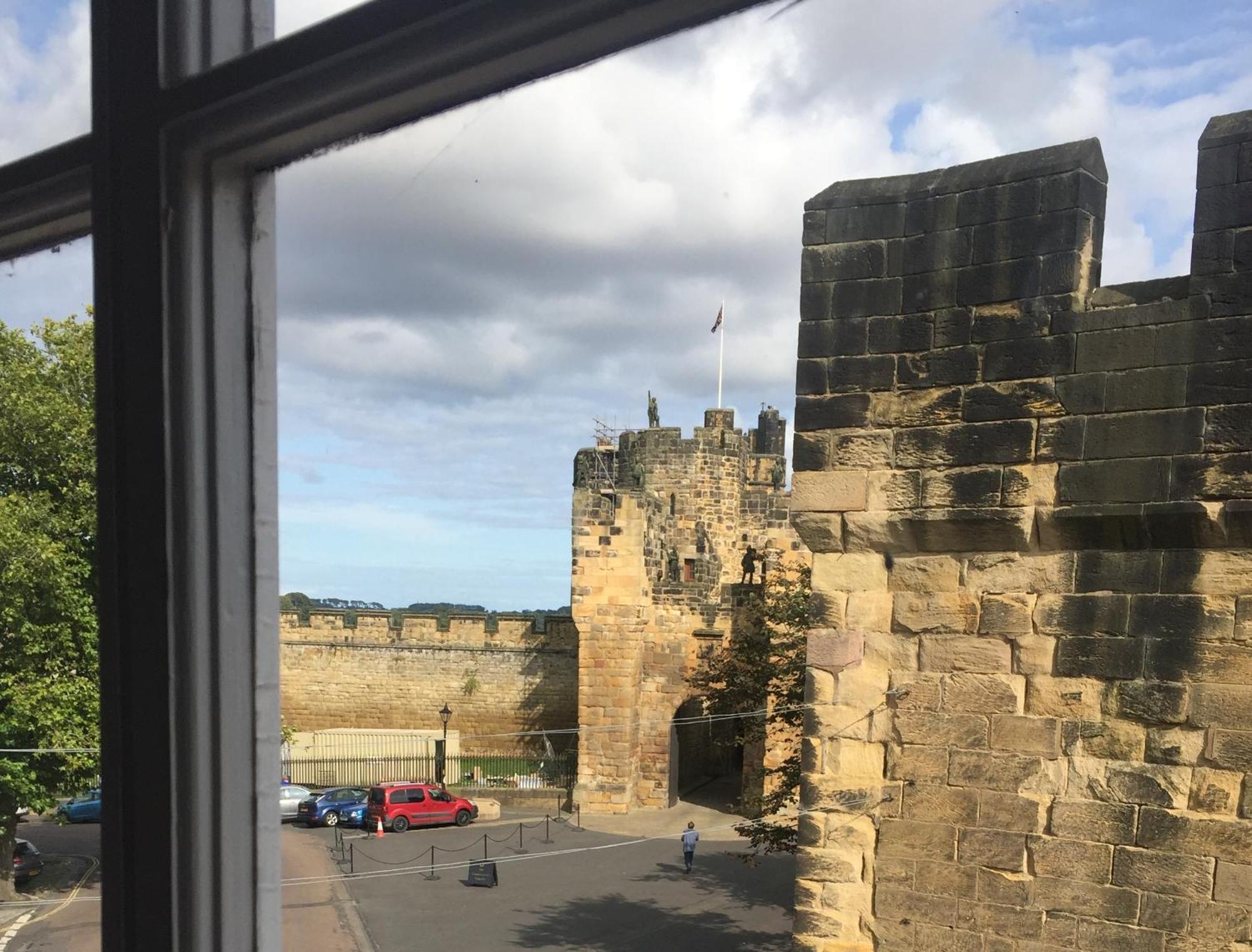 Castle Retreat - Luxury Apartment Opposite Alnwick Castle ภายนอก รูปภาพ