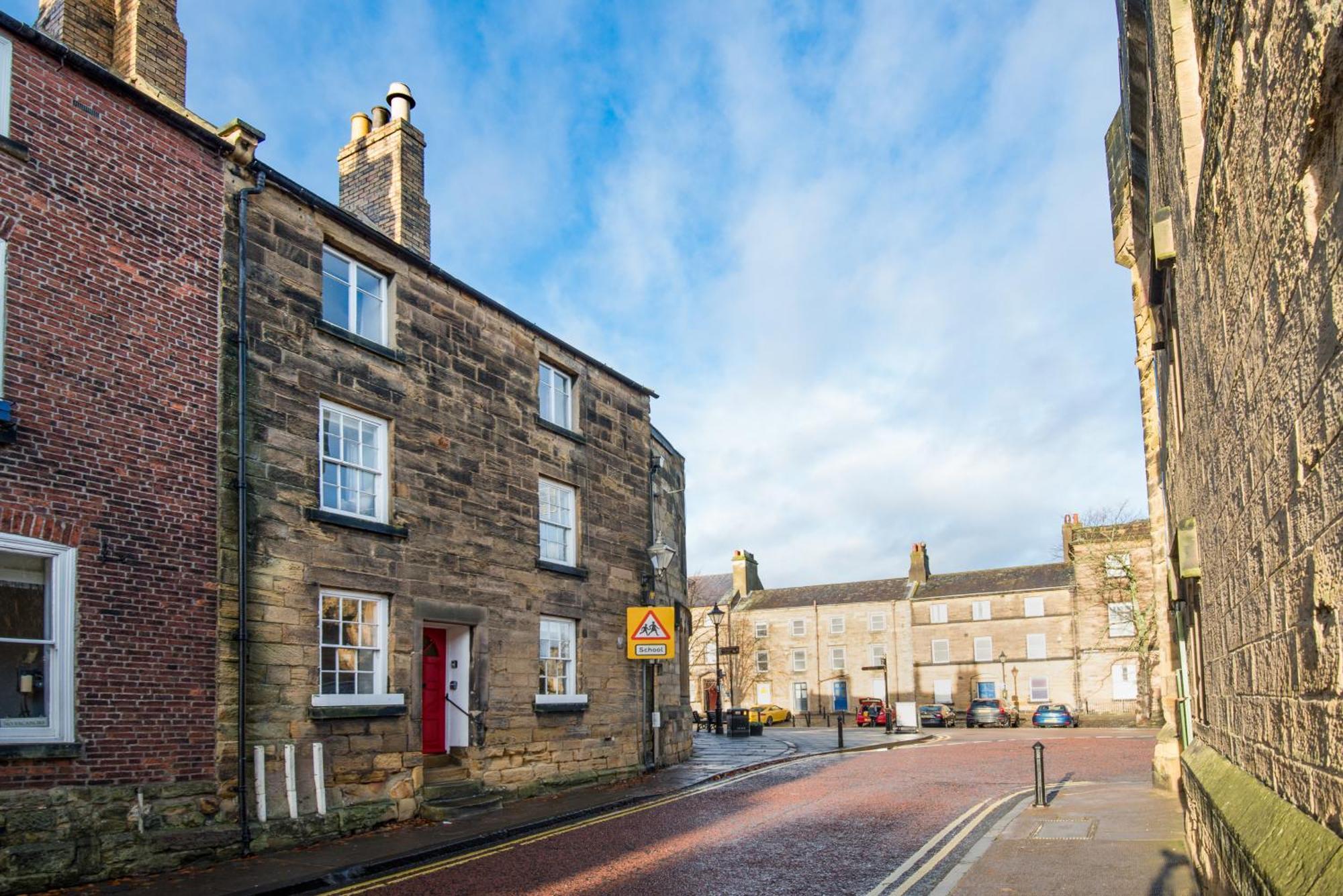 Castle Retreat - Luxury Apartment Opposite Alnwick Castle ภายนอก รูปภาพ